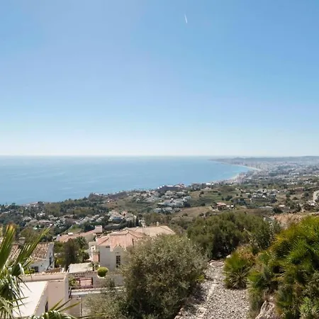 035 - Bright And Relaxing Two Bedroom With Sea Views From The Gardens * Benalmadena